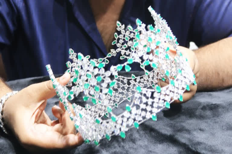 The diamond crown made in Surat for America's most beautiful young woman