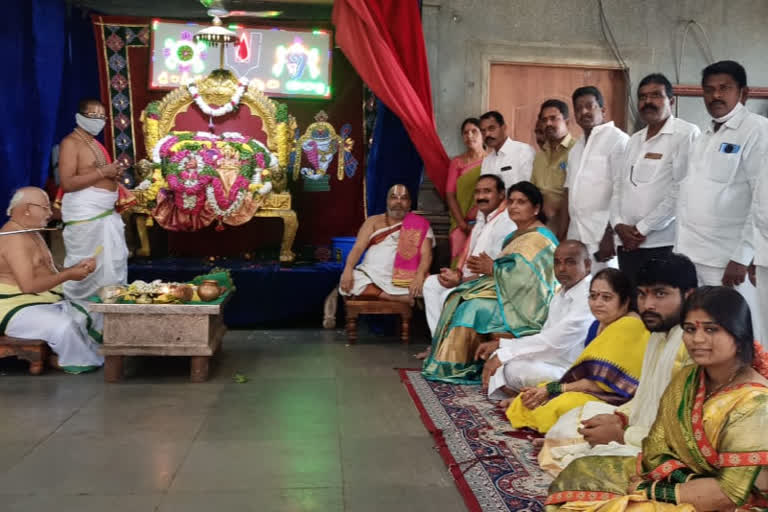 mla mallaiah yadav visited yadadri temple