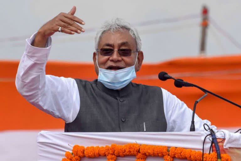 Pro Lalu slogans at Nitish's rally, CM loses cool