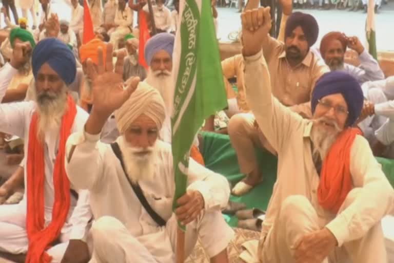 Farmers protest over farm laws in Mansa