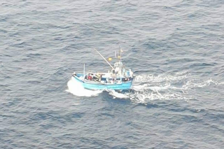 6 Sri Lankan fishermen arrested