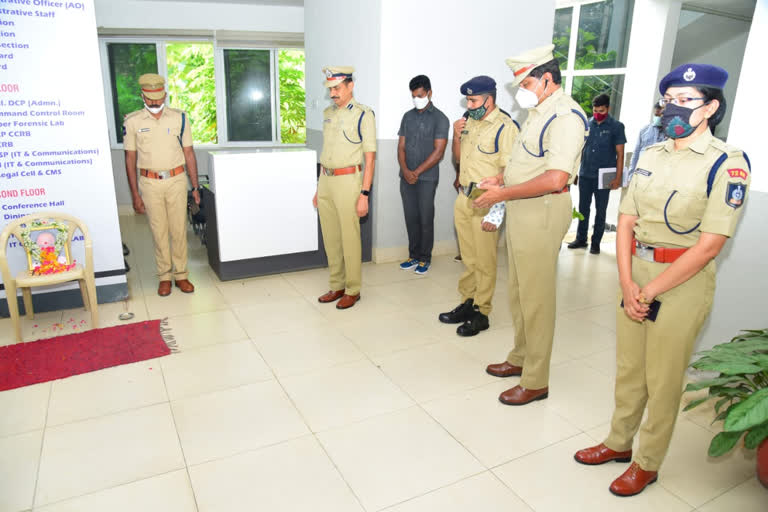 karimnagar cp kamalasan reddy tribute to naini narasimha reddy in karimnagar