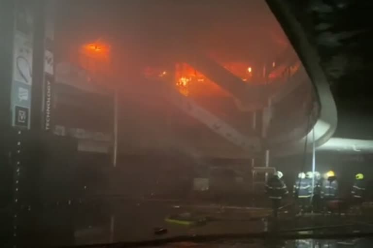 Massive fire breaks out in Mumbai mall, no casualty