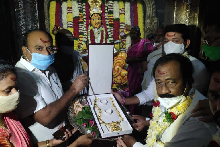 navaratri celebrations at bhadrakali temple in warangal by mlc pochampally srinivas reddy