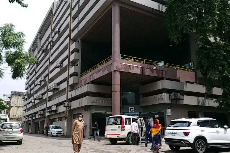 AMC દ્વારા શાહપુર ખાતે અધ્યતન મેટરનીટી હોલ તેમજ બહેરામપુરામાં લાયબ્રેરી અને મલ્ટીપર્પજ હોલ તૈયાર કરવામાં આવશે