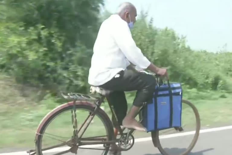 83 years maharastra homeopathic doctor travels his bicycle to treats people daily