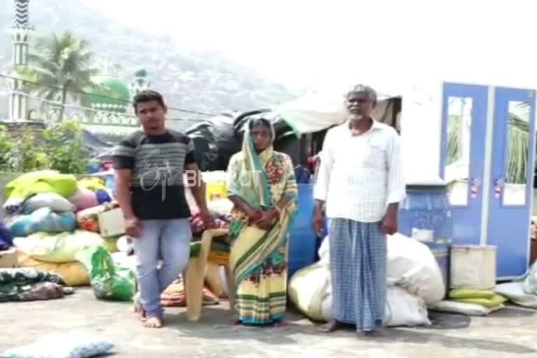 flood effects of bhima; family facing difficulties in yadgiri