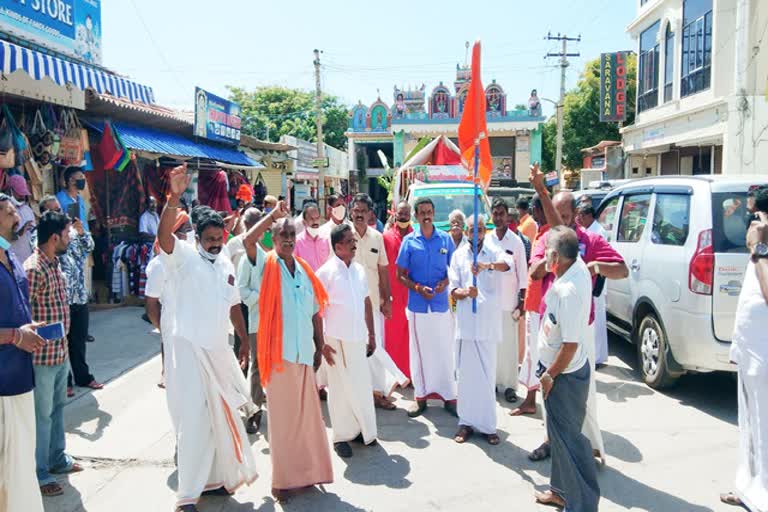 காளிமலைக்கு பக்தர்கள் புனிதநீர் சுமந்து ஊர்வலம்