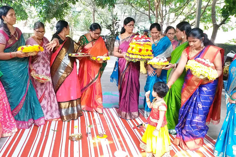 bathukamma celbrations at godhavarikhani in peddapally district