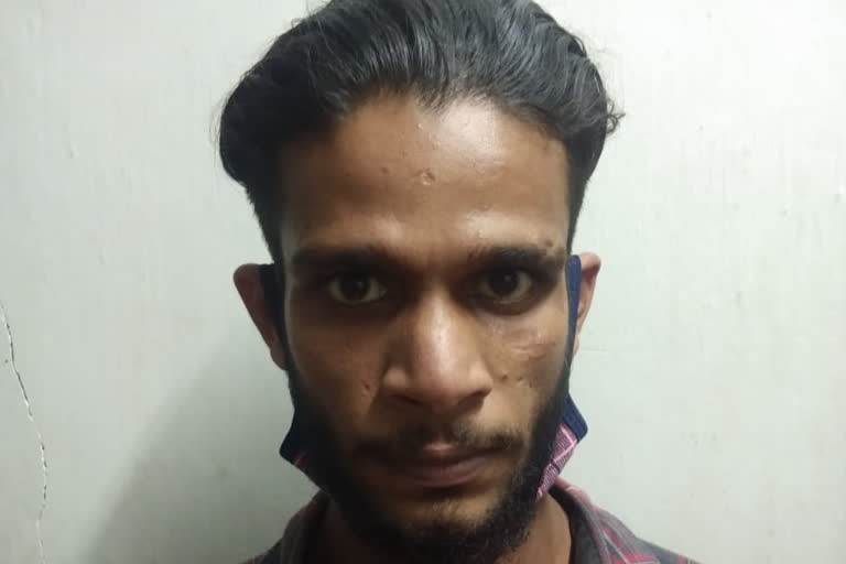 remand  Police  arrested  accust  escaped  റിമാൻഡ്  പ്രതിയെ പൊലീസ് പിടികൂടി  ന്യൂമോണിയ  മഞ്ചേരി മെഡിക്കൽ കോളജ്  മലപ്പുറം  കഞ്ചാവ് കേസ്