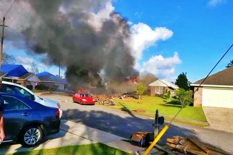 US Navy training plane crash