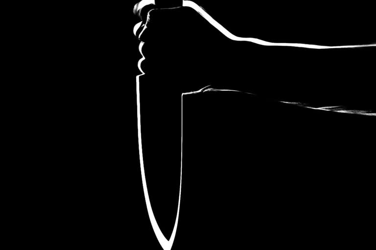 Constable injured in knife attack, four held