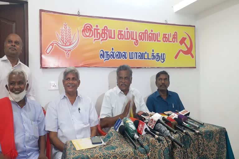 தமிழ்நாடு அரசு ஆளுநருக்கு அரசியல் நிர்ப்பந்தம் கொடுக்க வேண்டும்