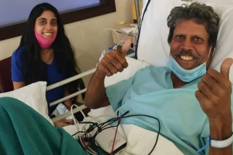 Kapil Dev flashes double thumbs up sign after angioplasty