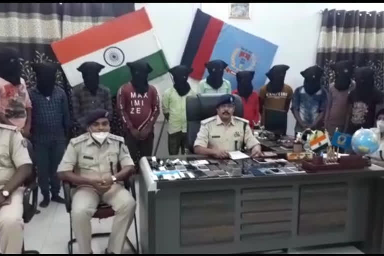 Police with arrested criminals