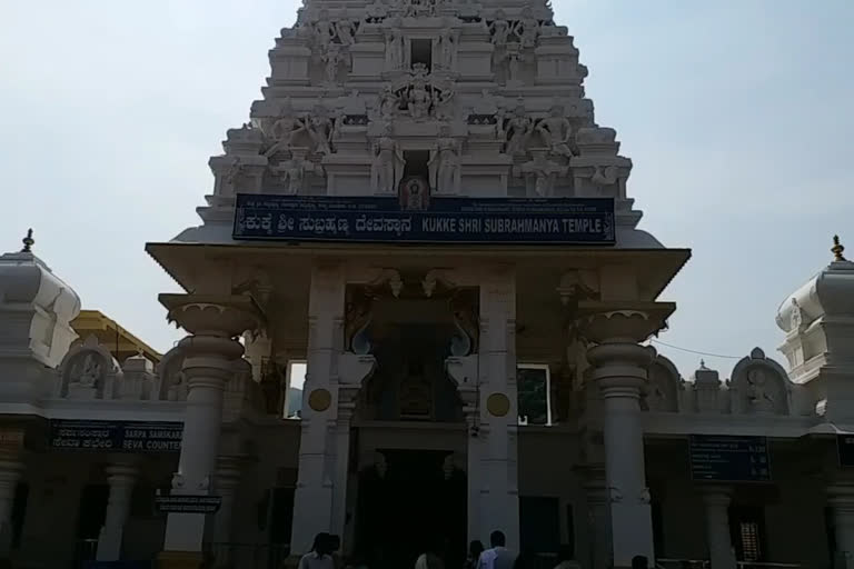 ದೇವಾಲಯಗಳಲ್ಲಿ ಭಕ್ತರ ಕೊರತೆ