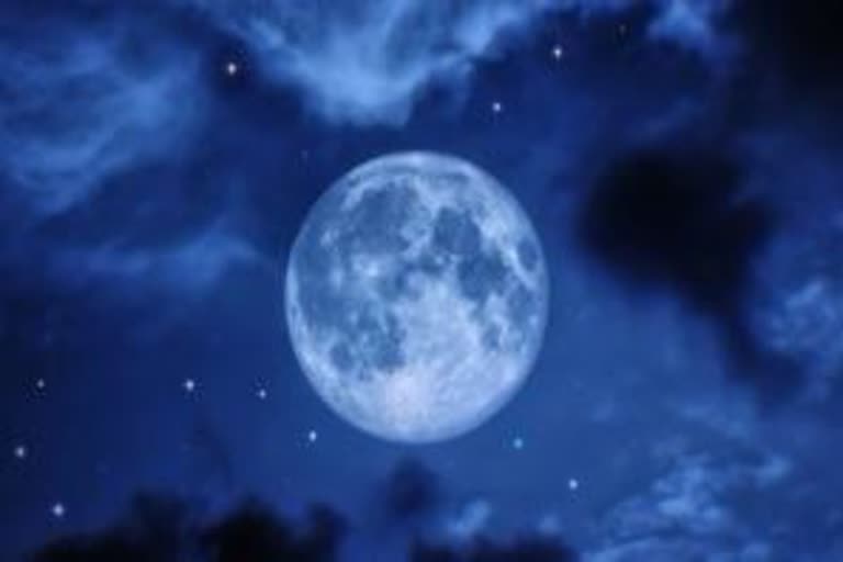 Blue moon appears on 31st october this year