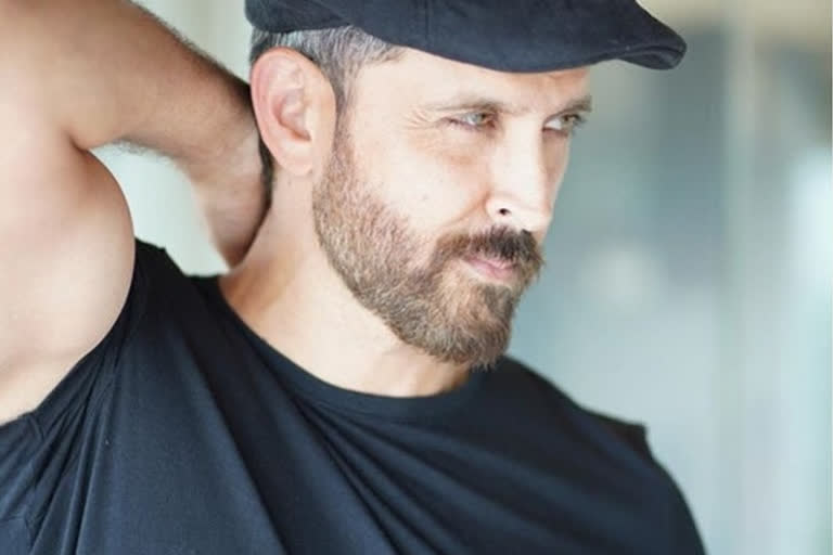 Hrithik Roshan Buys a New House For Rs 97.50 cr With a Sprawling View of Arabian Sea  Hrithik Roshan Buys a New House For Rs 97.50 cr  മുംബൈയില്‍ സ്വപ്‌ന ഭവനം സ്വന്തമാക്കി ഹൃത്വിക് റോഷന്‍  ഹൃത്വിക് റോഷന്‍ പുതിയ വീട്  ഹൃത്വിക് റോഷന്‍ വാര്‍ത്തകള്‍  ഹൃത്വിക് റോഷന്‍ സിനിമകള്‍  ഹൃത്വിക് റോഷന്‍ സിനിമാ ജീവിതം  മുംബൈ ജുഹു-വെര്‍സോവ ലിങ്ക് റോഡ്  Arabian Sea  Hrithik Roshan Buys a New House  Hrithik Roshan Buys a New House news