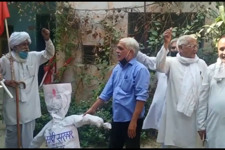 farmers protest over crops purchase in mandi in panipat