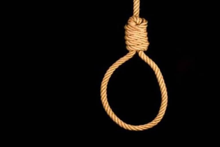 covid kerala  covid patient suicide  kerala suicide news  thiruvananthapuram covid patient suicide  കൊവിഡ് കേരള  കൊവിഡ് രോഗി ആത്മഹത്യ  കേരളത്തിലെ ആത്മഹത്യ വാർത്തകൾ  തിരുവനന്തപുരം കൊവിഡ് രോഗിയുടെ ആത്മഹത്യ