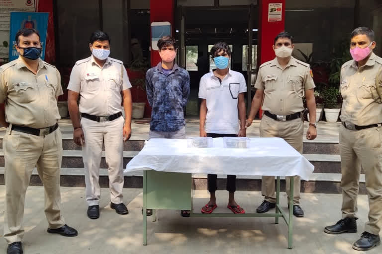 dabri police arrested two snatcher