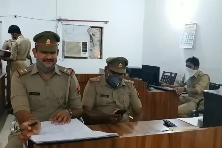 हरदोई पुलिस.