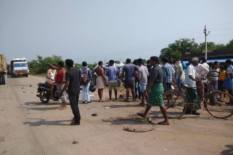 one killed 3 injured in raigarh road accident
