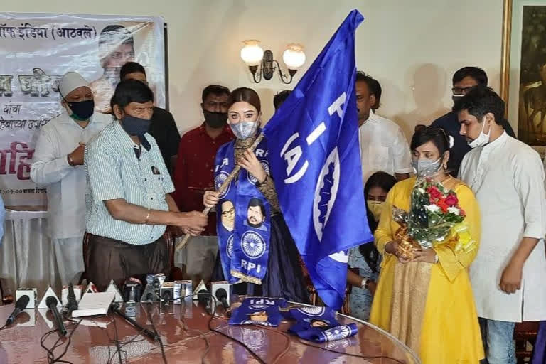 payal ghosh joins ramdas athawale party rpi in mumbai