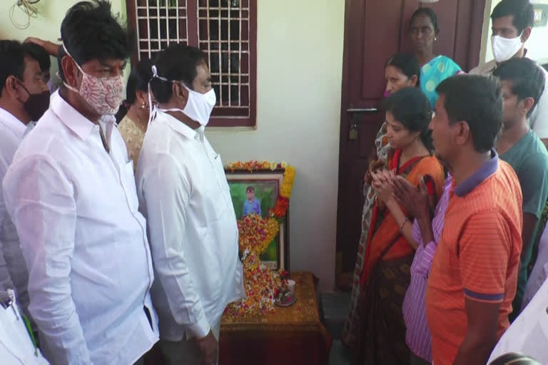 minister errabelli condolences to deekshith reddy family