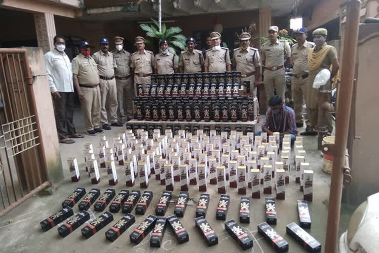 Andhra Police seizes illicit liquor, one held