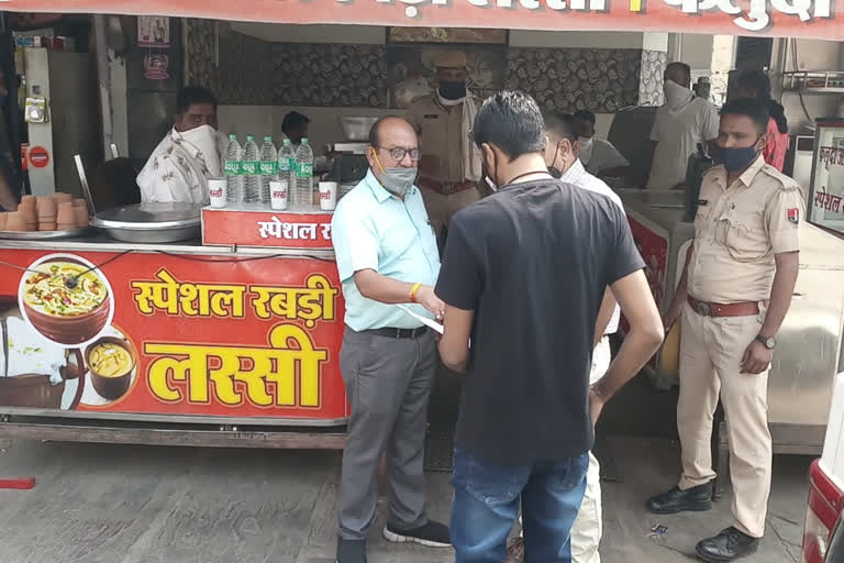 दूध डेयरियों पर लिए सैंपल, Samples for milk dairies