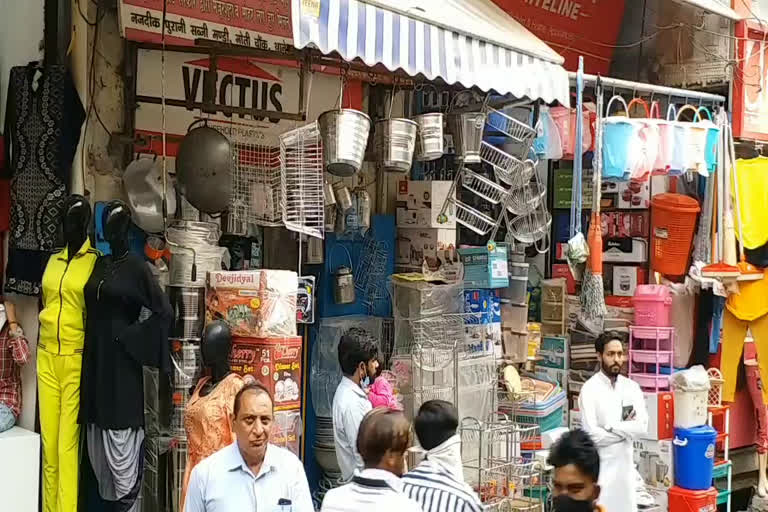 utensil traders facing financial crisis in diwali