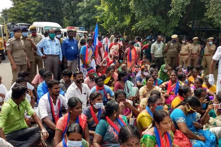 More than 200 vck members arrested for road blockade at dharmapuri