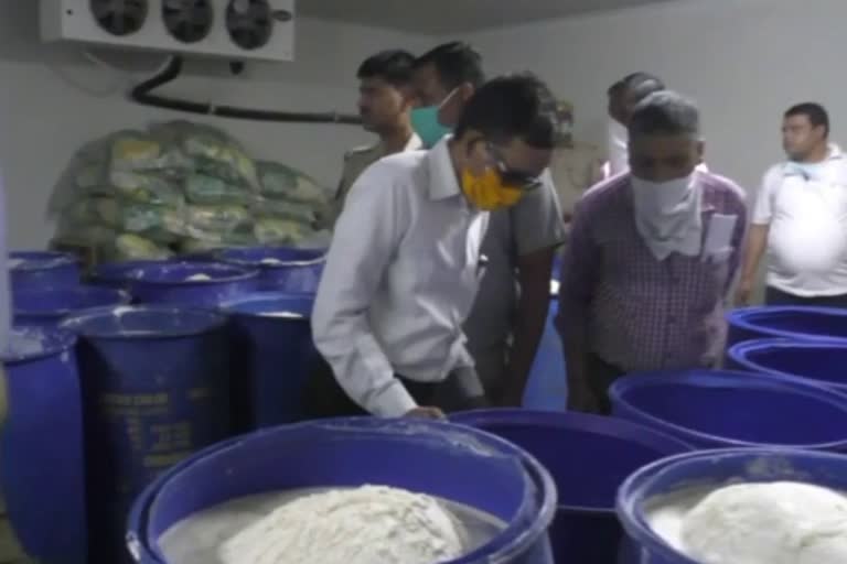 synthetic milk caught in Bharatpur, adulteration in Bharatpur