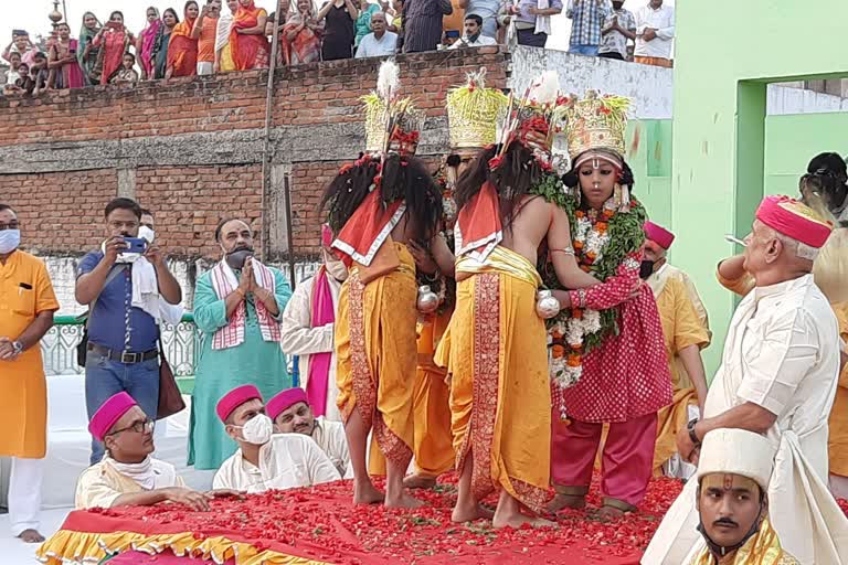 475-year-old-bharat-milap-tradition-concluded-with-simplicity-in-varanasi