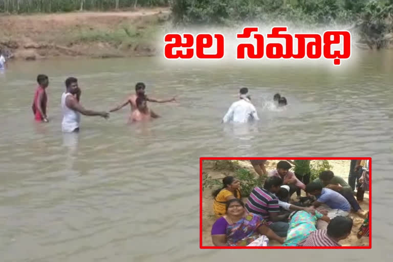 six students died with Drowned in the river at in west godavari