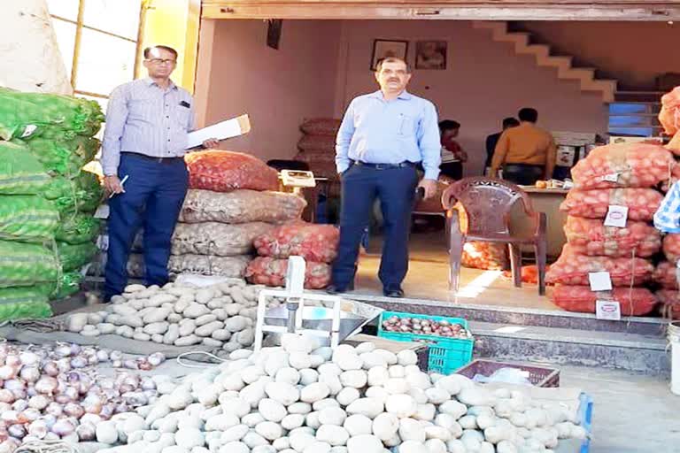 food and supplies department investigates onion stocks in ganaur vegetable market