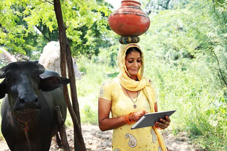 माइक्रोसॉफ्ट और एनएसडीसी मिलकर भारत में 1 लाख महिलाओं को सिखाएंगे डिजिटल कौशल