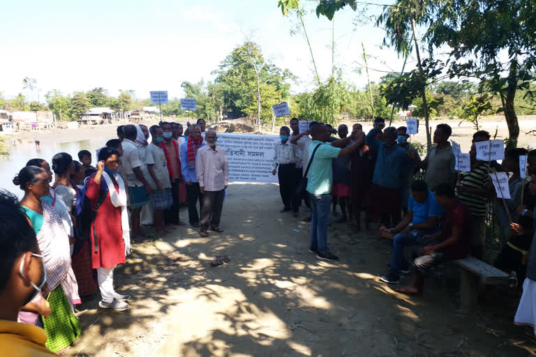 flood effected people protest at dhamaji