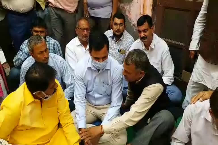 district deputy commissioner yashpal yadav meet with victim family in ballabhgarh