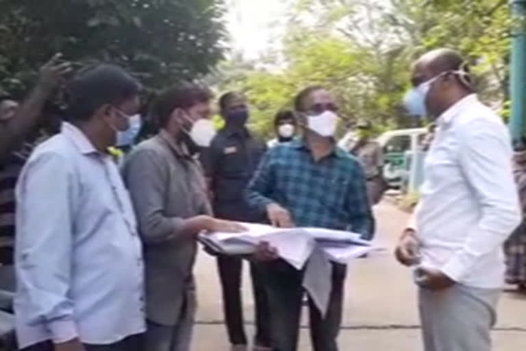 MLA Ganababu visited Gopalapatnam Hospital