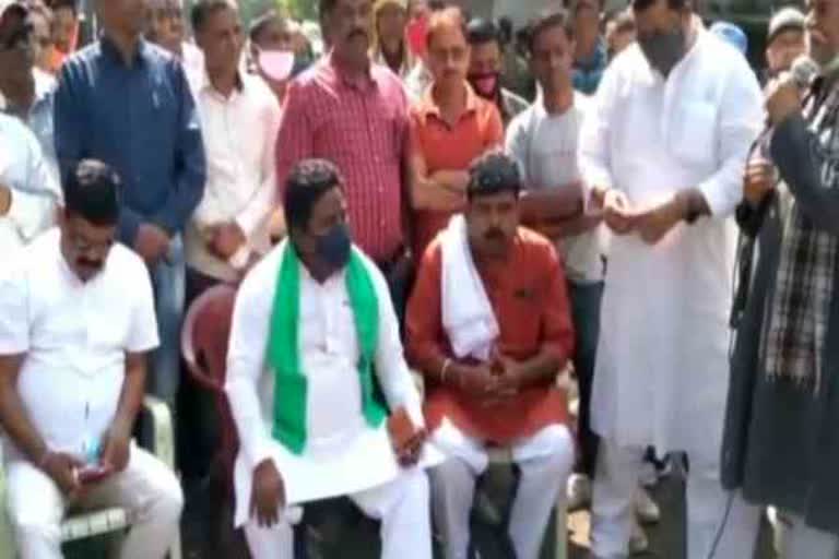 mla-jp-patel-meet-giddi-washeri-workers-in-ramgarh