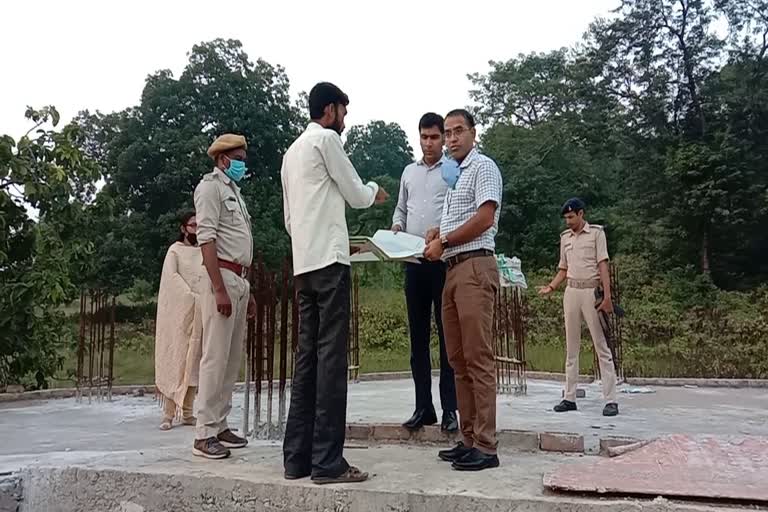 dc-ramniwas-yadav-inspects-fossils-park-in-sahibganj