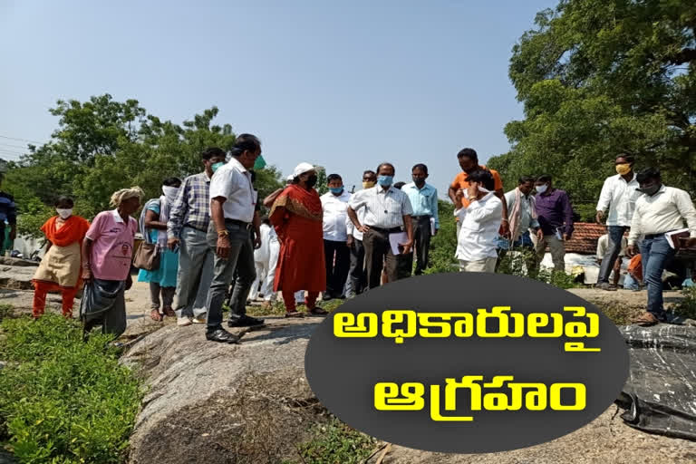 warangal rural collector  warns to govt officials in palle pragathi works