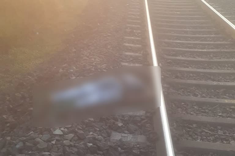 dead Body found beside railway track in giridih