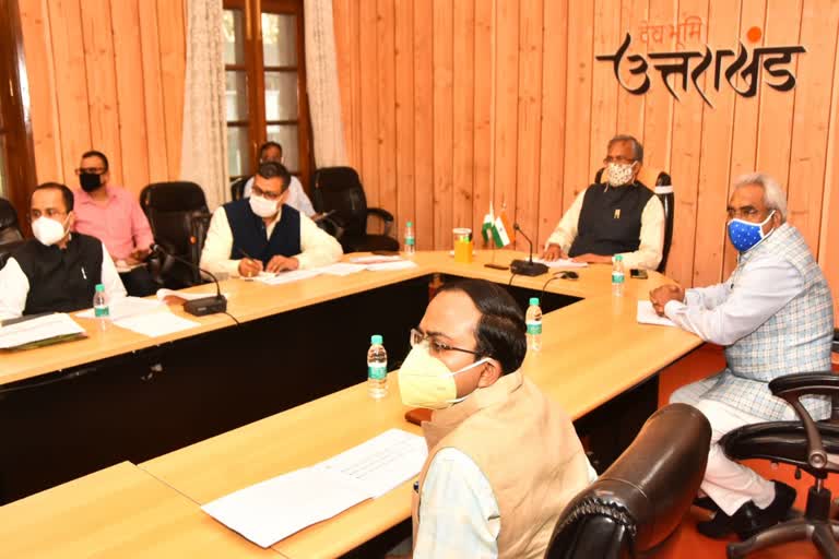 cm-trivendra-singh-holds-review-meeting-of-urban-and-housing-department