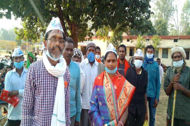 aap-submitted-a-memorandum-to-sdm-about-compensation-amount-of-farmers-land-in-koriya