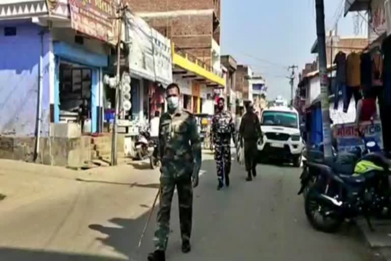 flag march by police in chatra