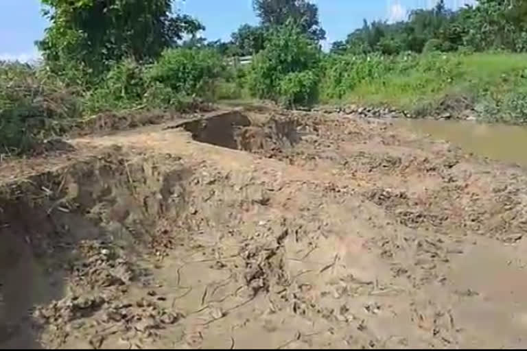 Illegal mining at Tiok near puthi river embankment