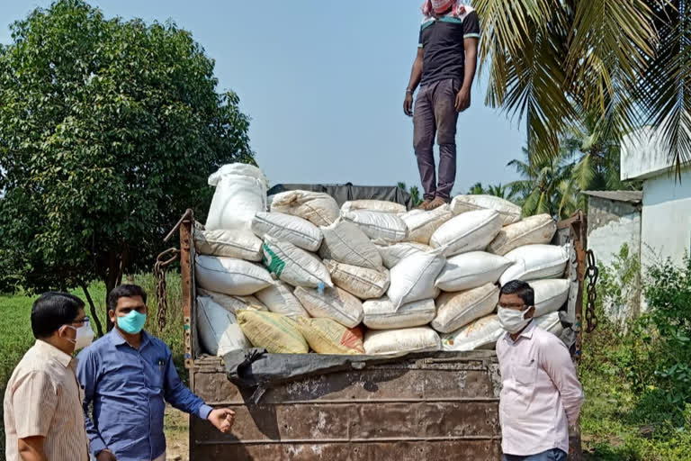 police take over ration rice at vangur